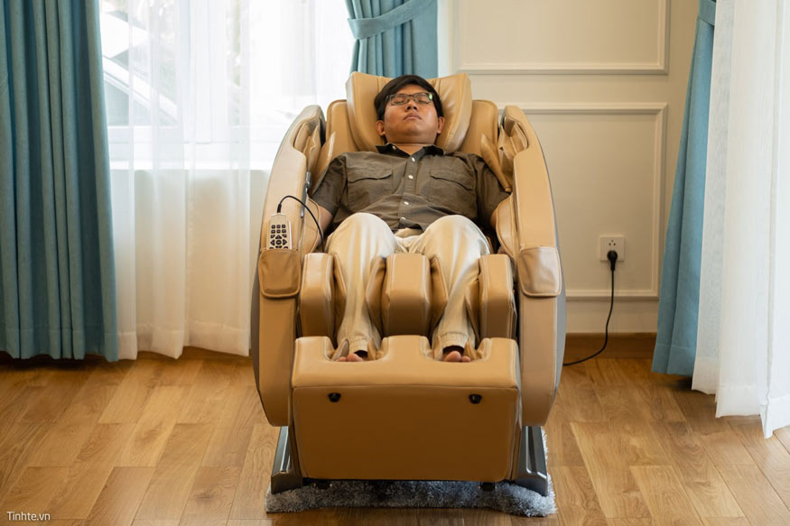 Ghế massage vật lý trị liệu giúp giãn cơ bắp 