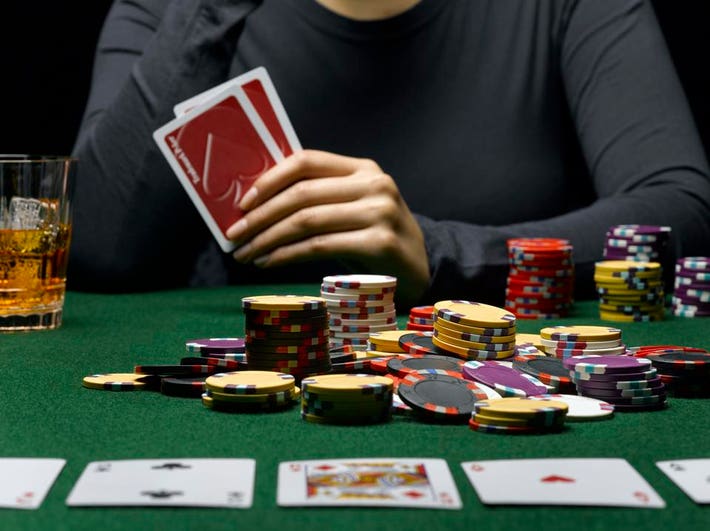 Tám lý do để cân nhắc hợp tác với người chơi poker
