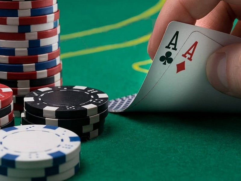 Tổng hợp 7 mẹo đoán bài đối thủ trong poker cực chính xác!